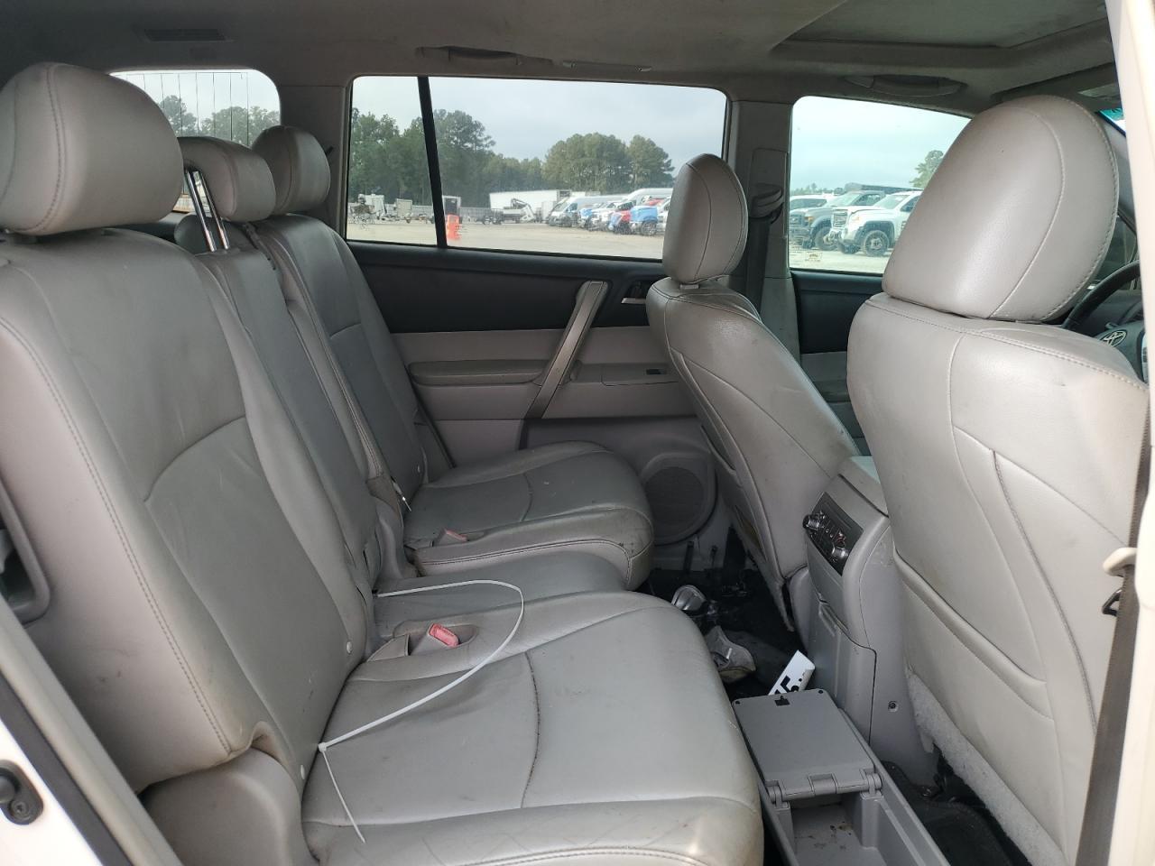 2013 TOYOTA HIGHLANDER