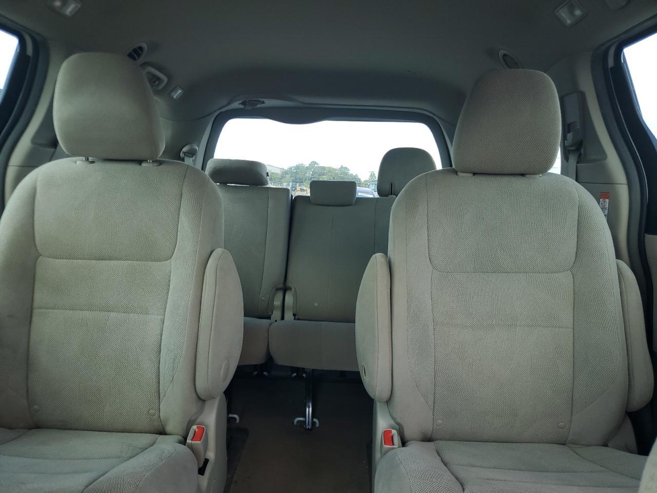 2016 TOYOTA SIENNA