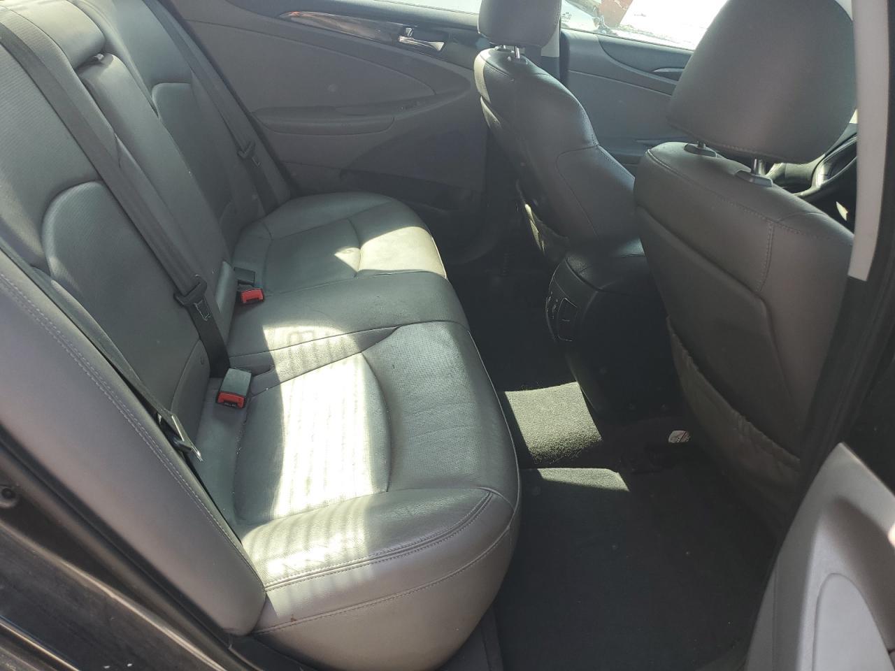 2011 HYUNDAI SONATA
