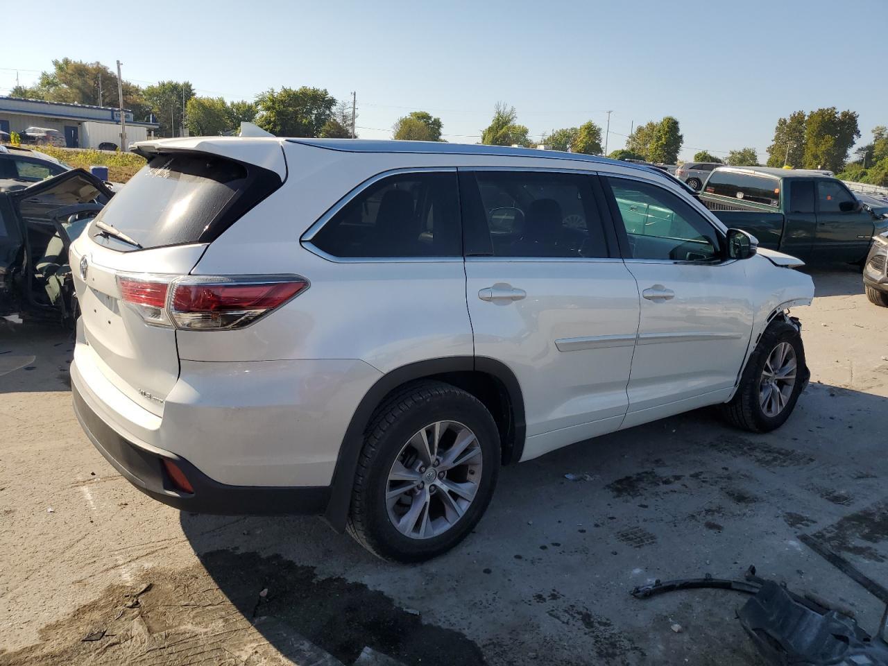 2015 TOYOTA HIGHLANDER