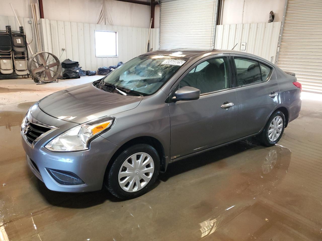 2017 NISSAN VERSA