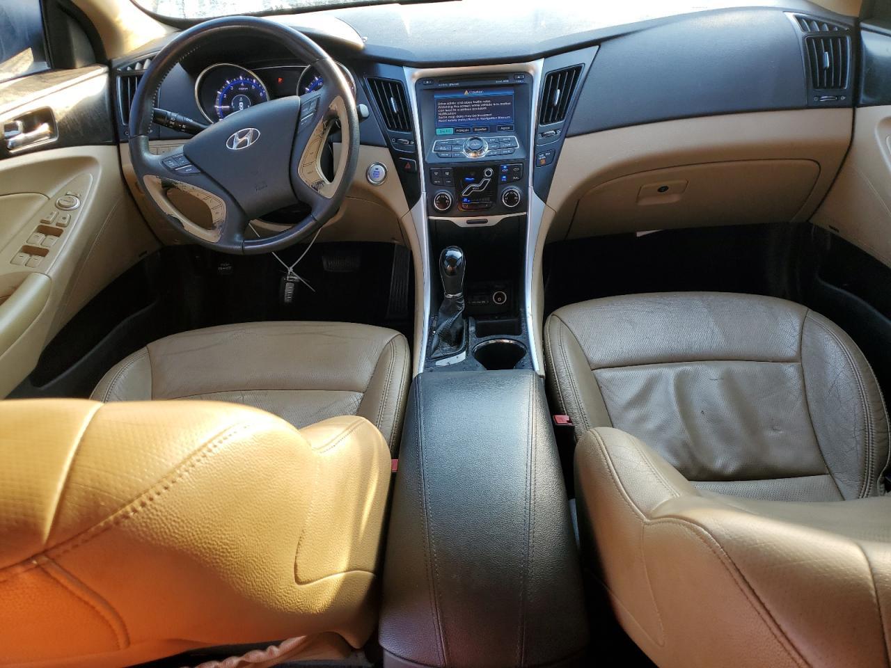 2011 HYUNDAI SONATA