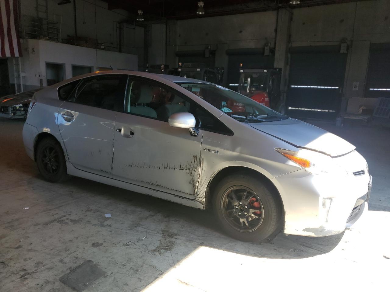 2014 TOYOTA PRIUS