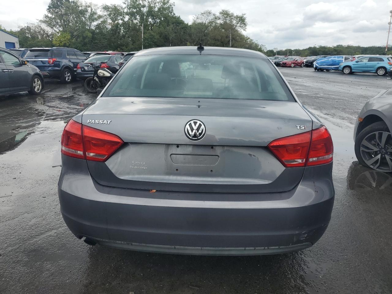 2014 VOLKSWAGEN Passat