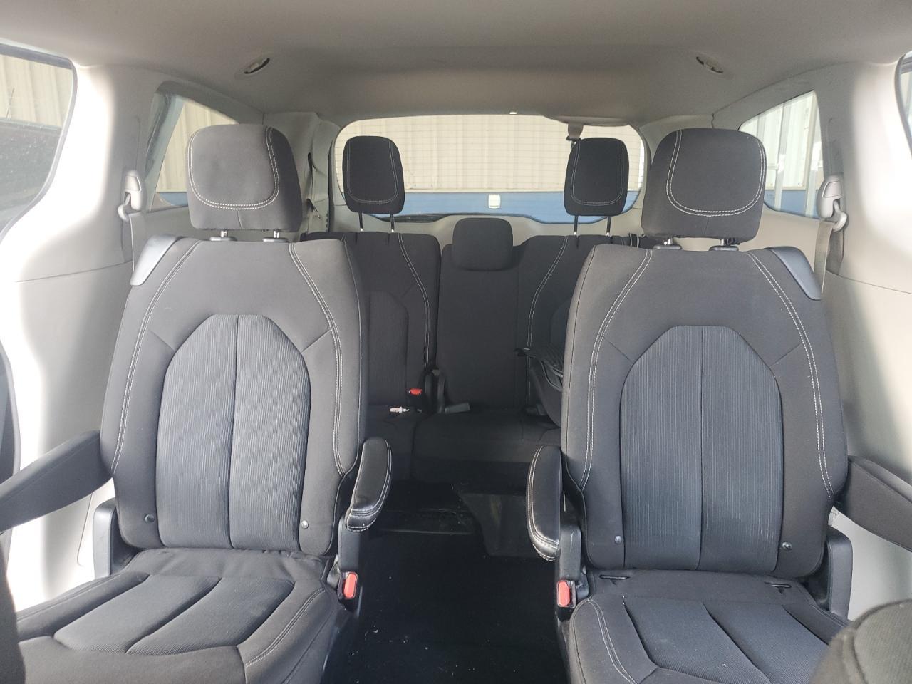 2022 CHRYSLER Voyager