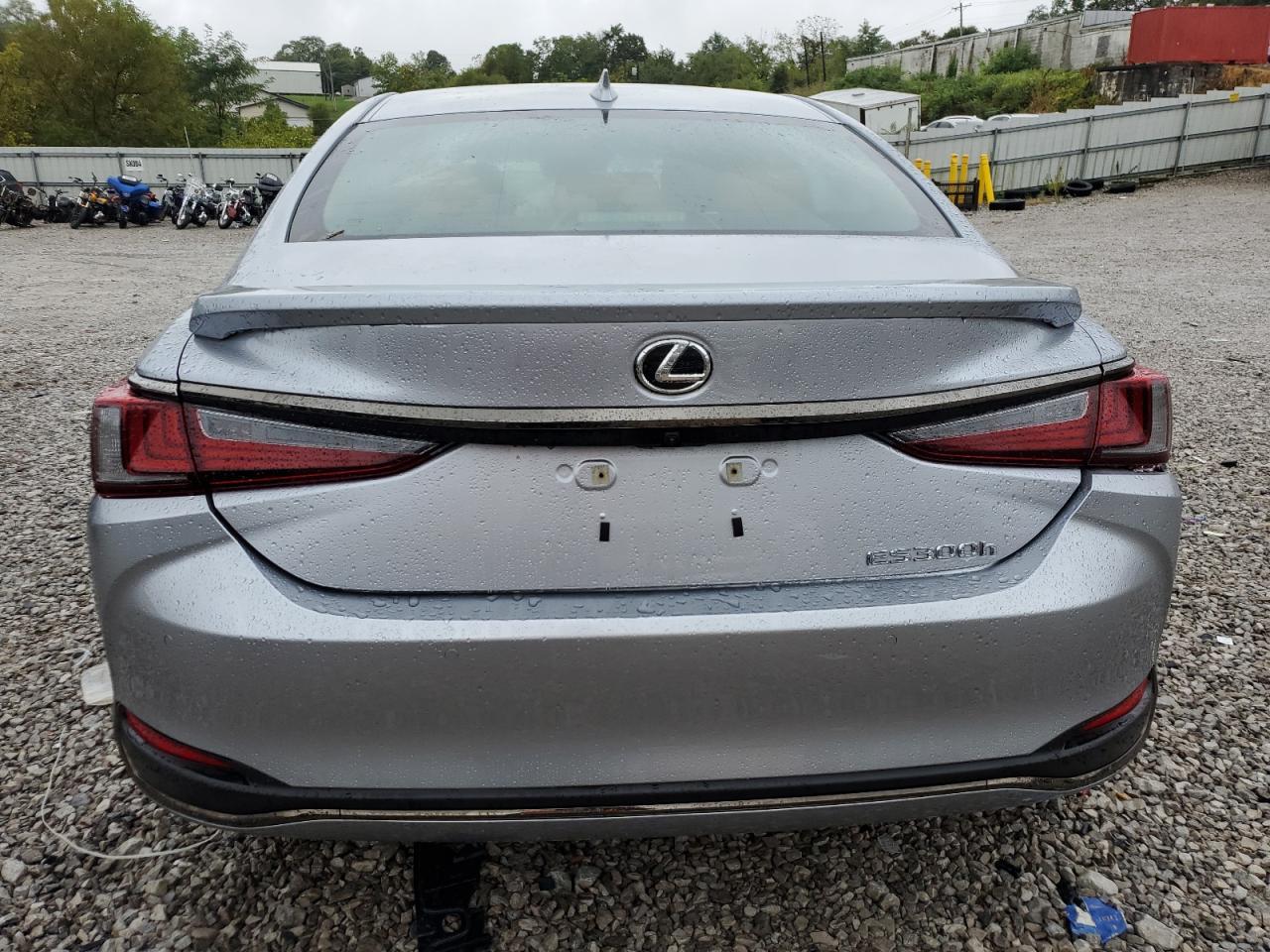 2025 LEXUS Es