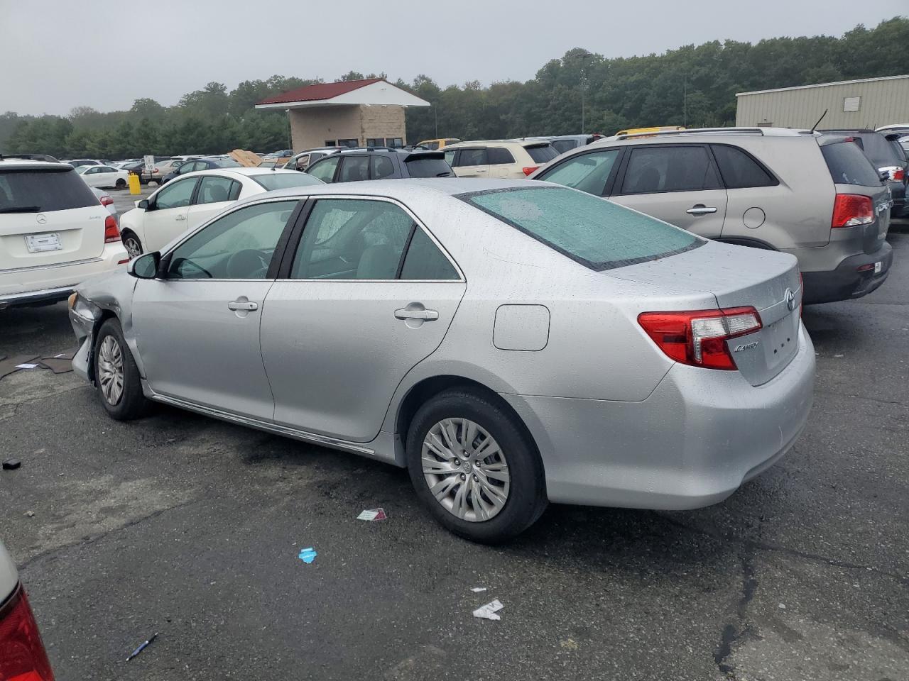 2014 TOYOTA CAMRY