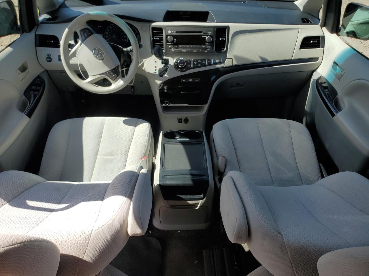 2014 TOYOTA SIENNA