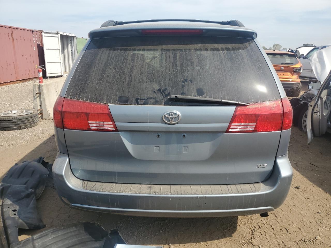 2004 TOYOTA SIENNA