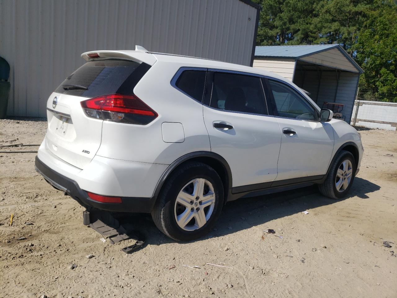 2017 NISSAN ROGUE