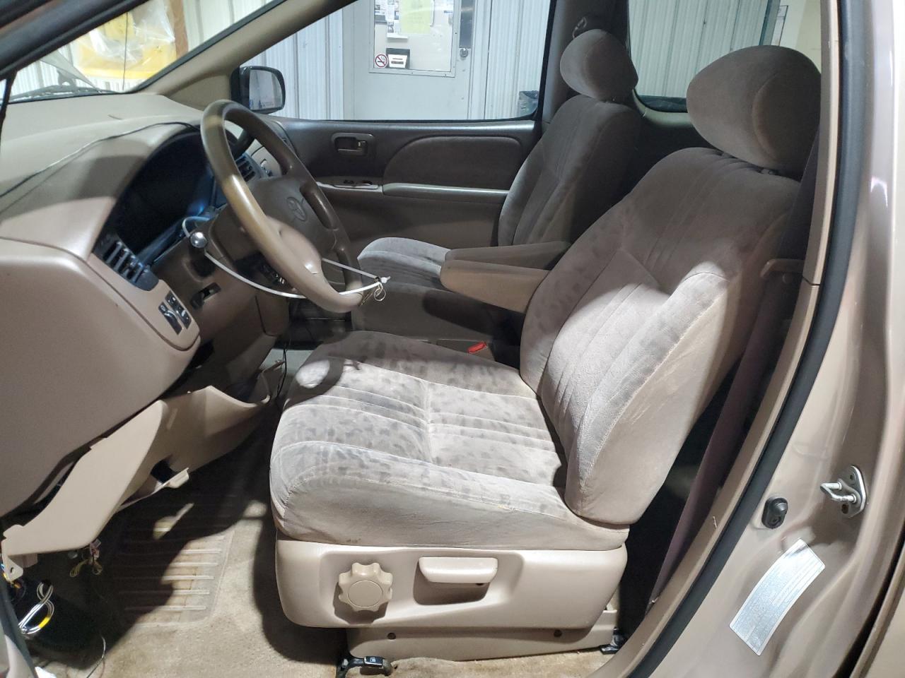 2002 TOYOTA SIENNA