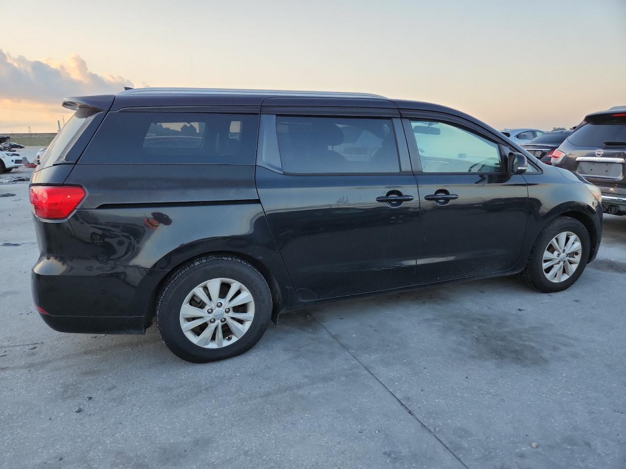 2016 KIA SEDONA