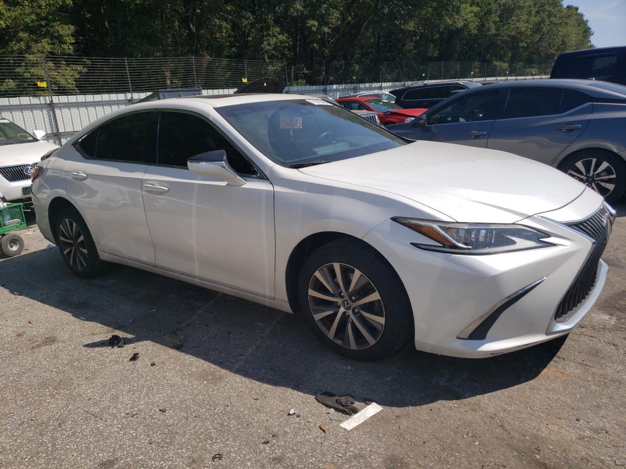2019 LEXUS Es