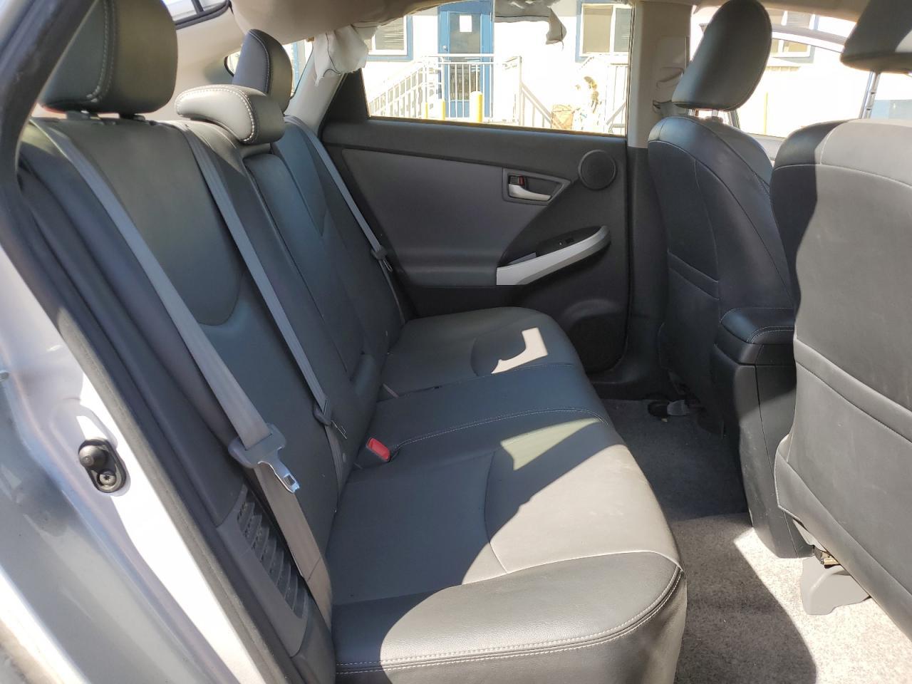 2015 TOYOTA PRIUS