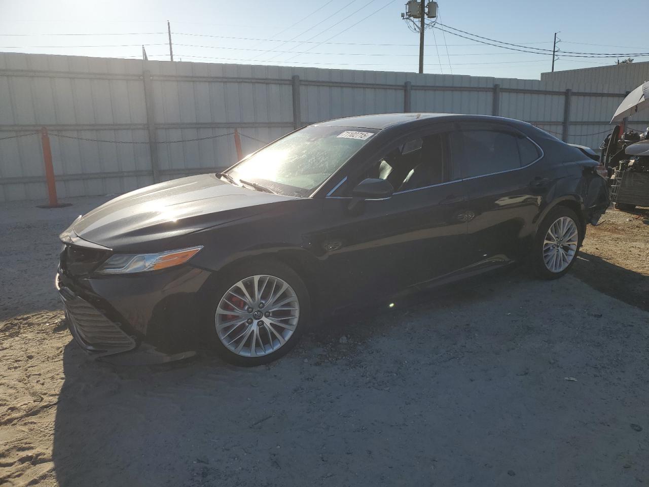 2018 TOYOTA CAMRY