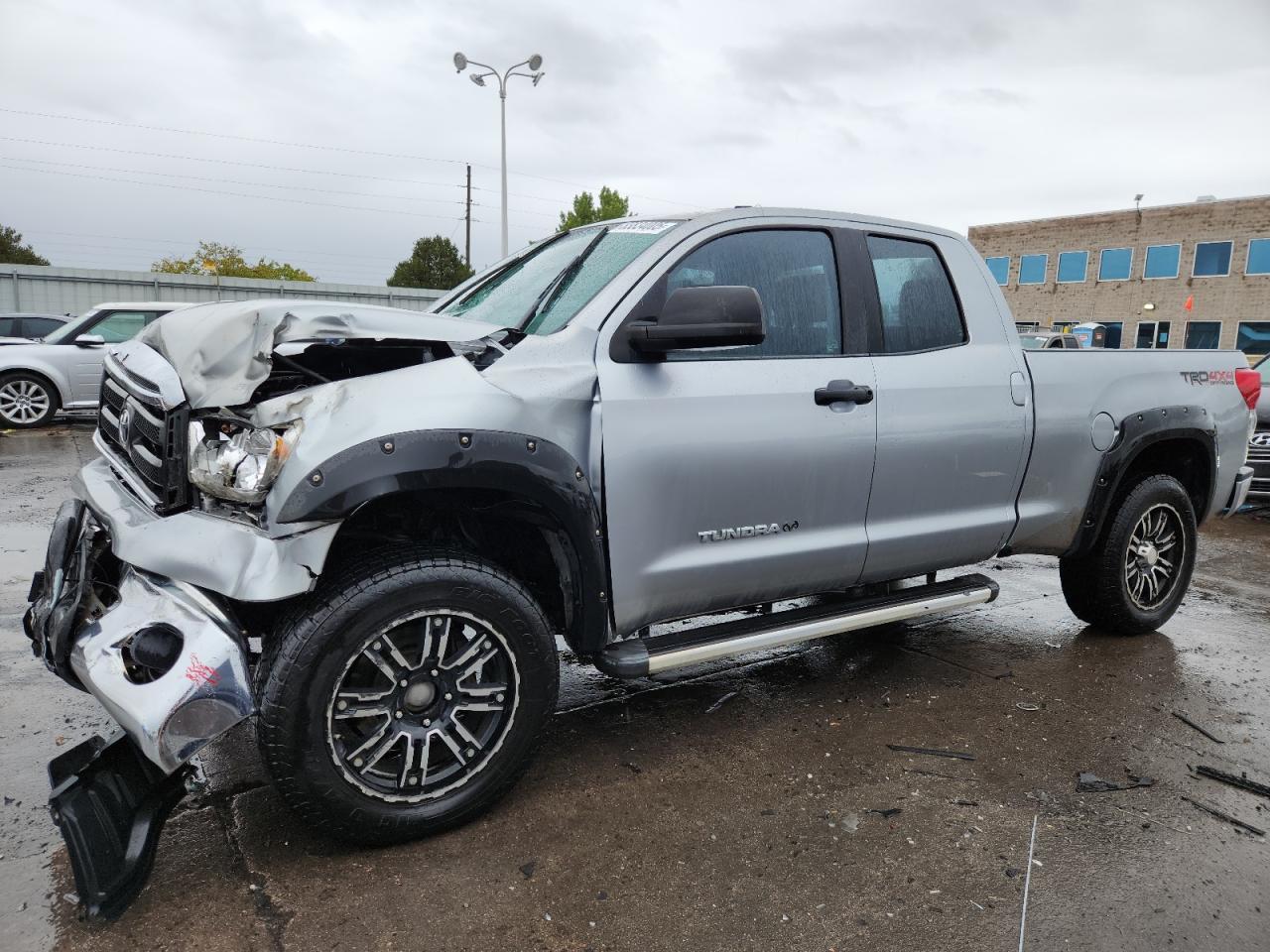 2011 TOYOTA TUNDRA