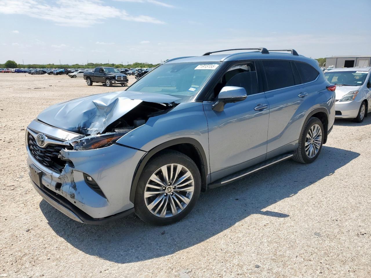2023 TOYOTA HIGHLANDER
