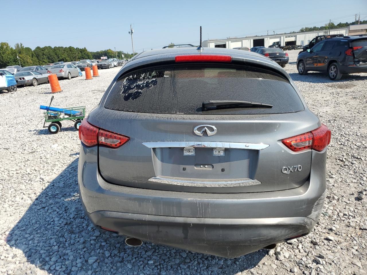 2017 INFINITI QX70