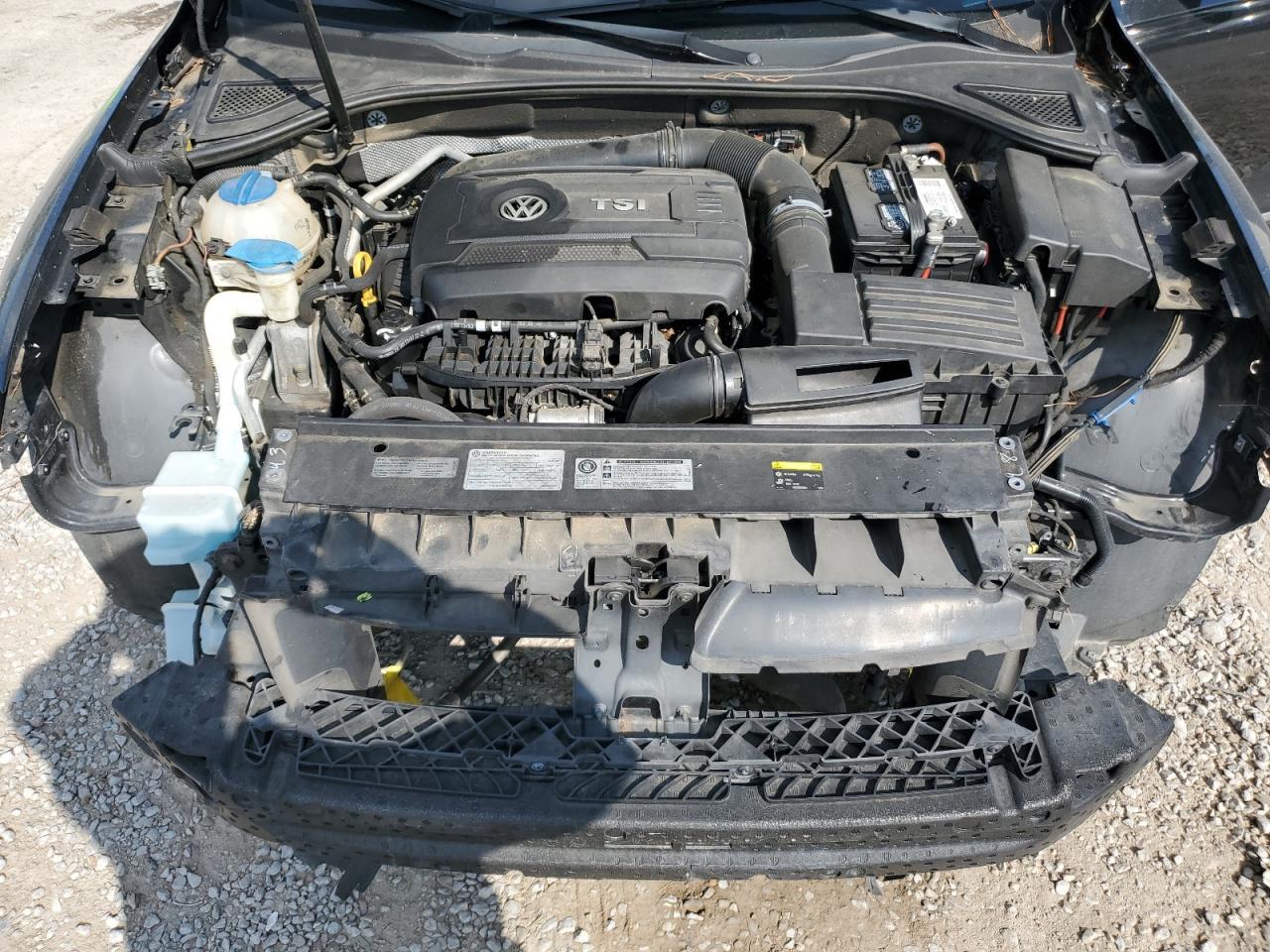 2016 VOLKSWAGEN Passat
