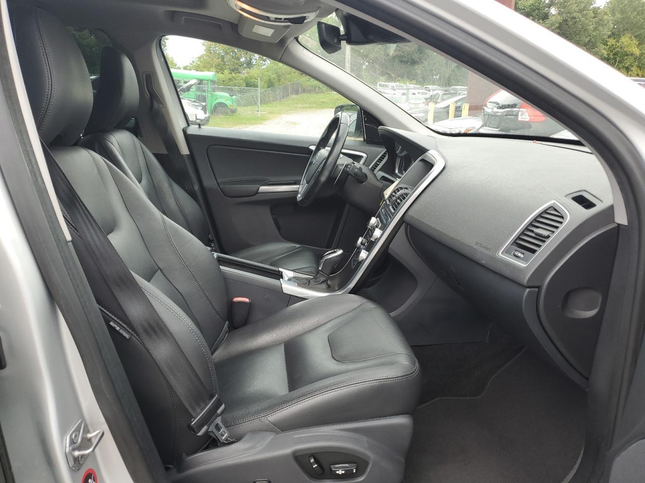 2015 VOLVO XC60