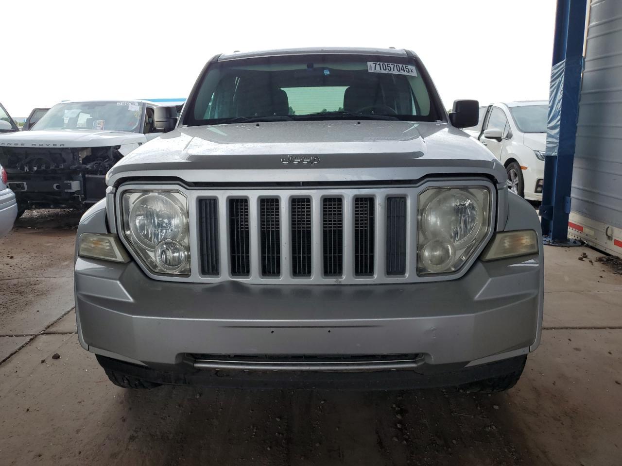 2011 JEEP Liberty