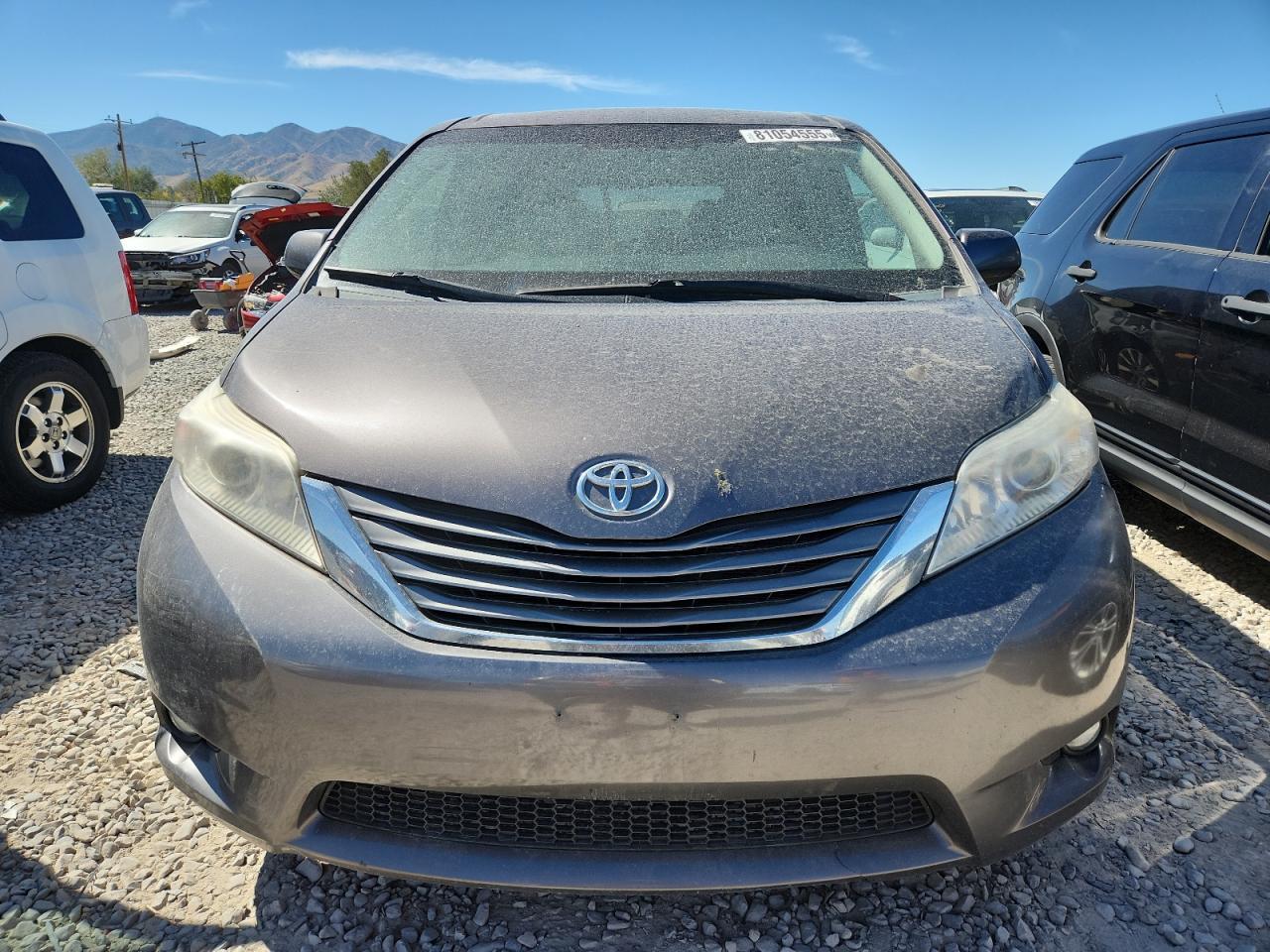 2012 TOYOTA SIENNA
