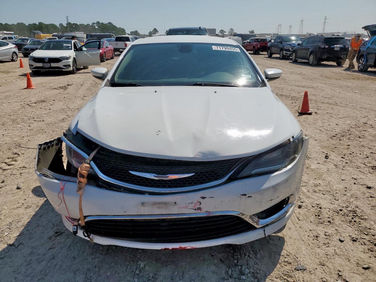 2016 CHRYSLER 200