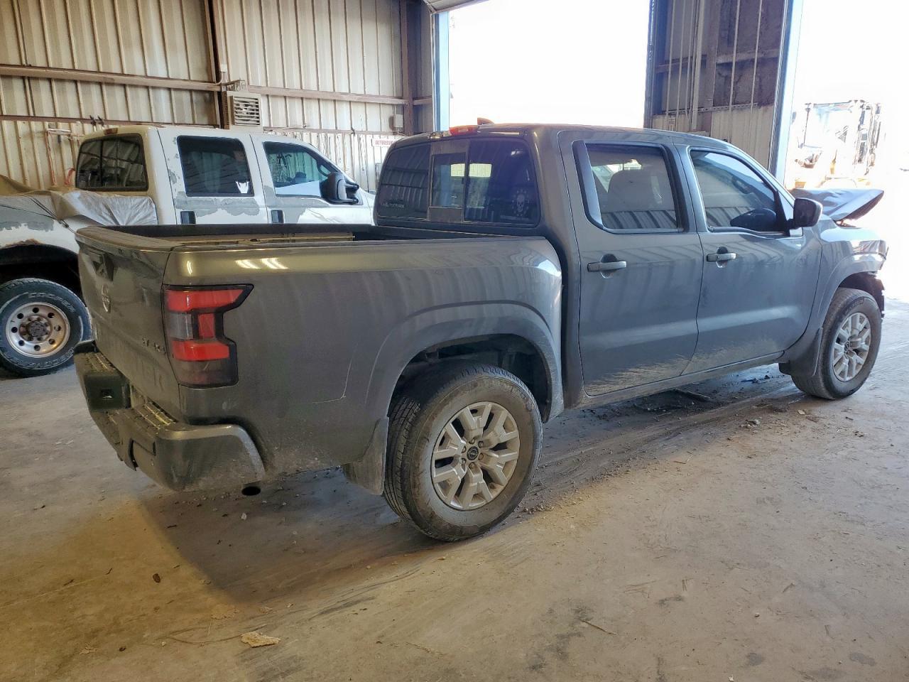2022 NISSAN Frontier
