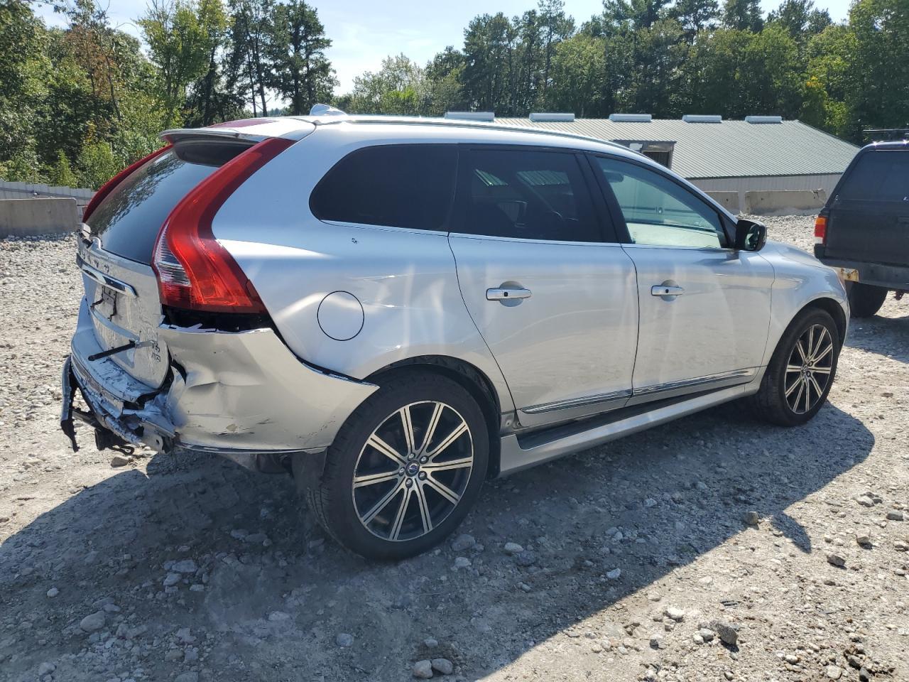 2017 VOLVO XC60