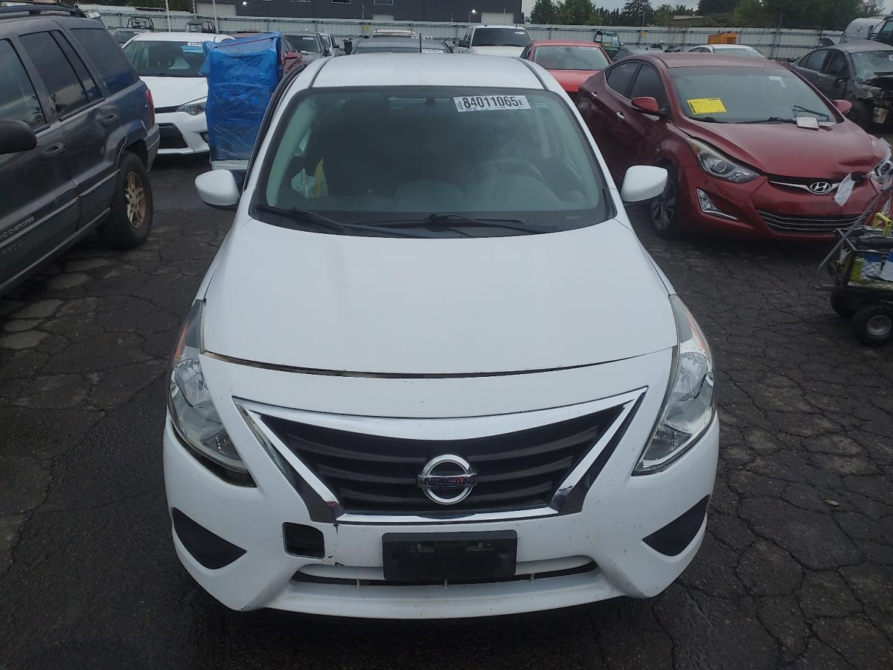 2017 NISSAN VERSA
