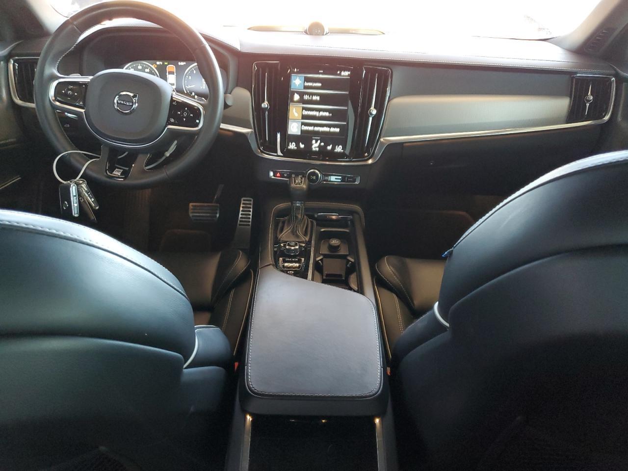 2020 VOLVO S90