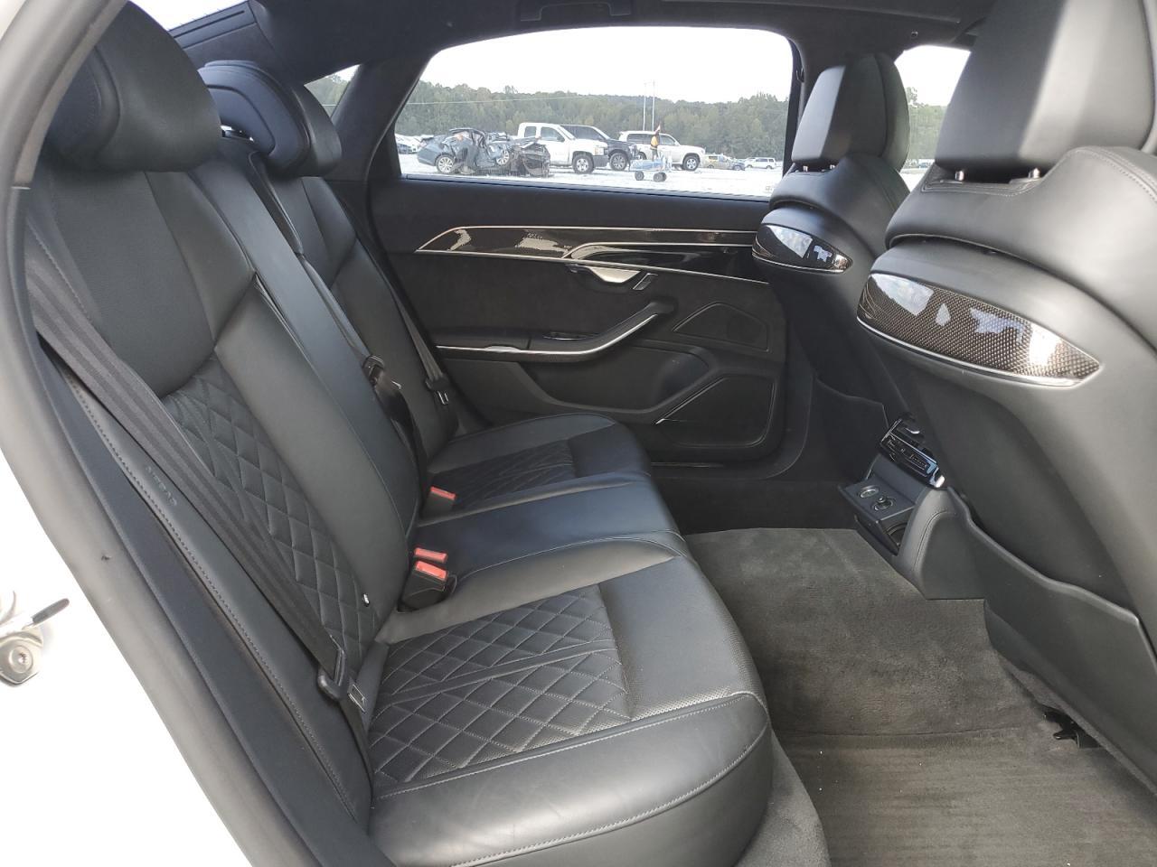 2020 AUDI S8