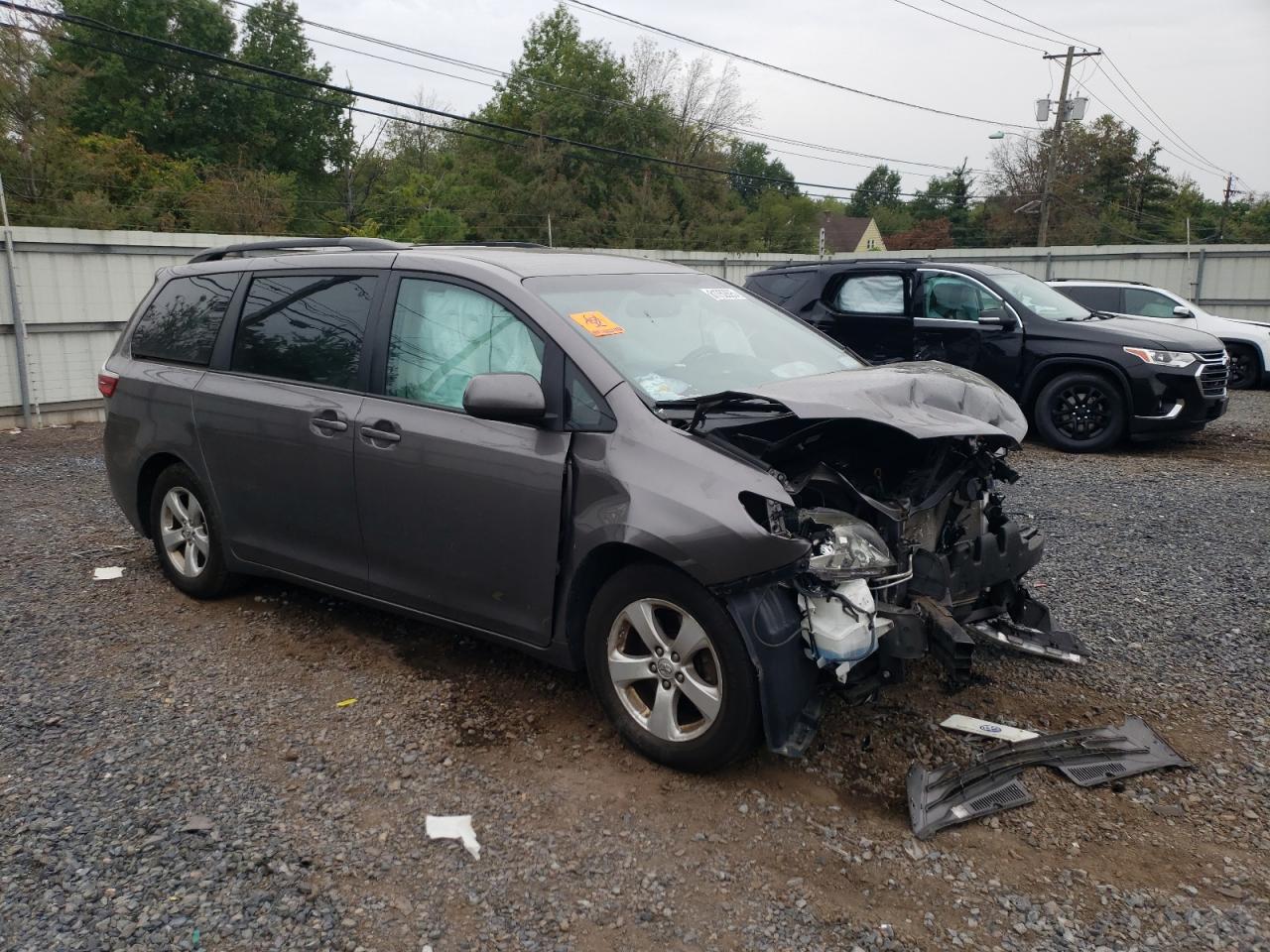 2017 TOYOTA SIENNA