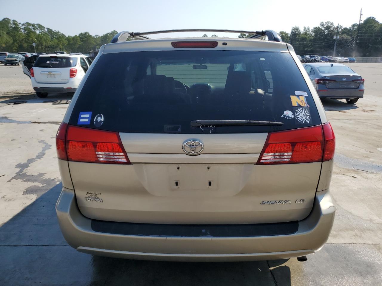 2004 TOYOTA SIENNA