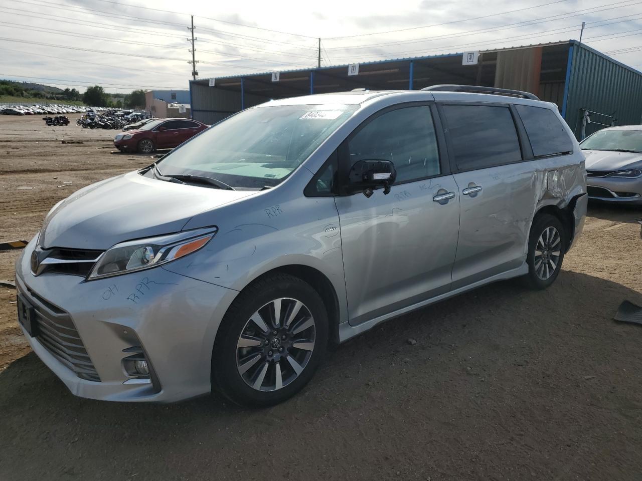 2019 TOYOTA SIENNA