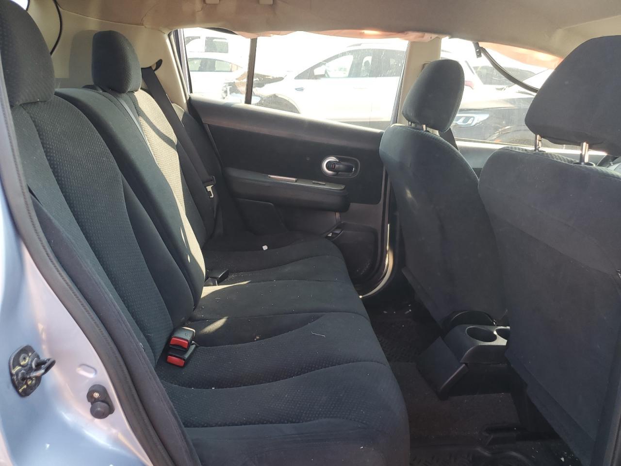 2011 NISSAN VERSA