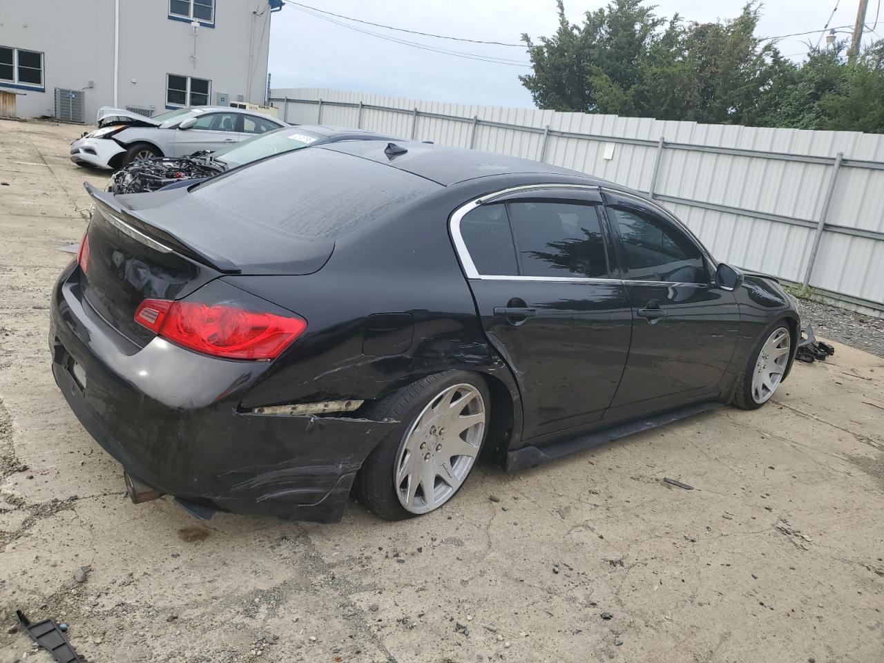 2011 INFINITI G25