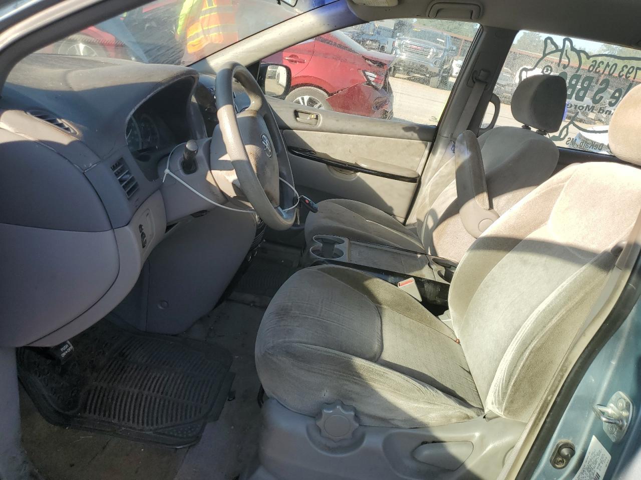2004 TOYOTA SIENNA