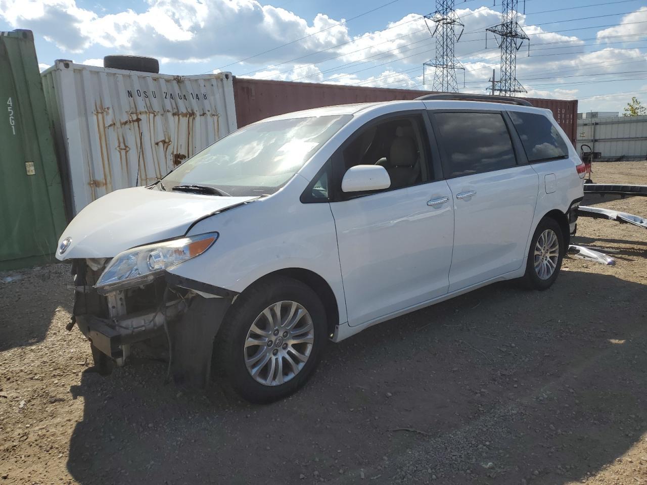 2014 TOYOTA SIENNA