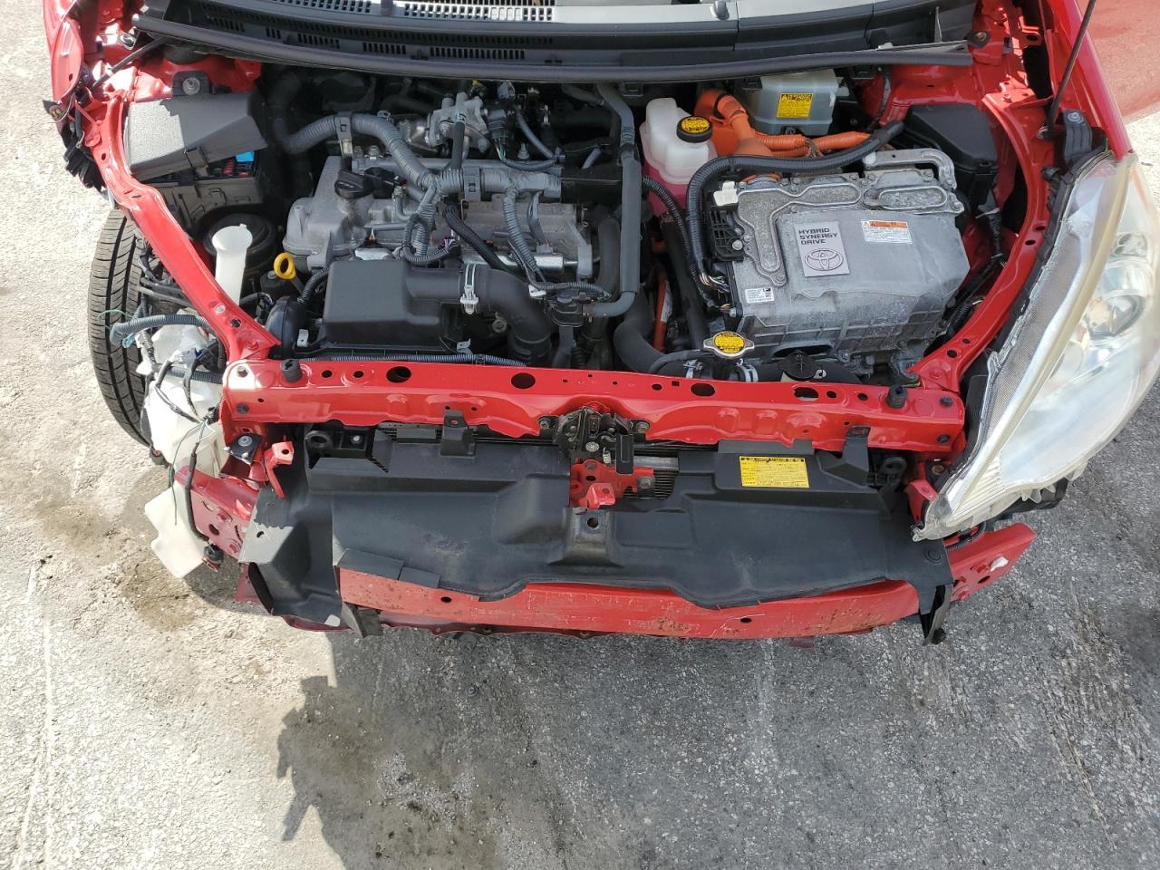 2014 TOYOTA Prius c