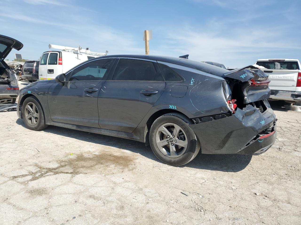 2022 KIA K5