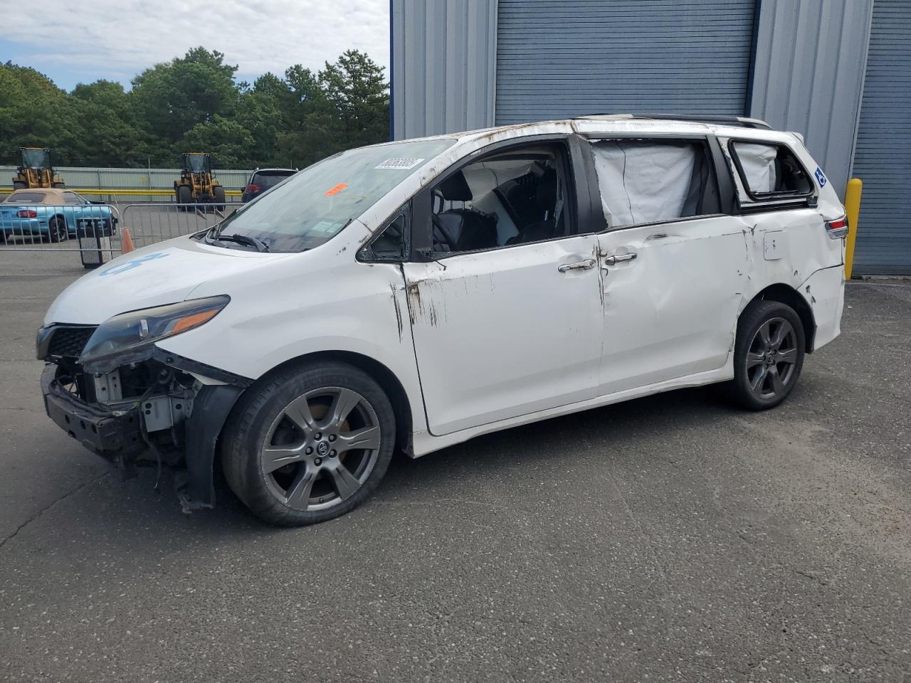 2018 TOYOTA SIENNA