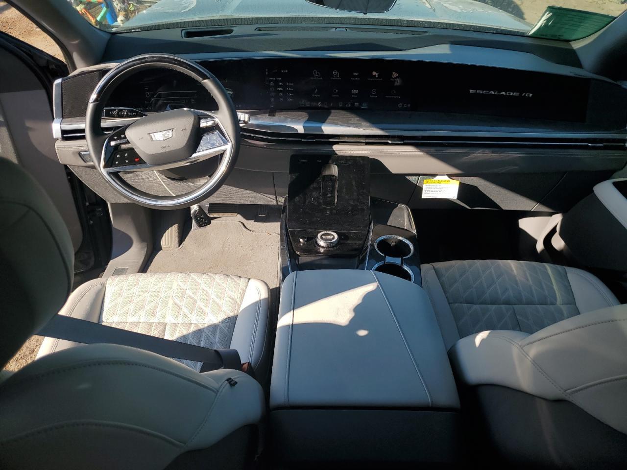 2025 CADILLAC ESCALADE