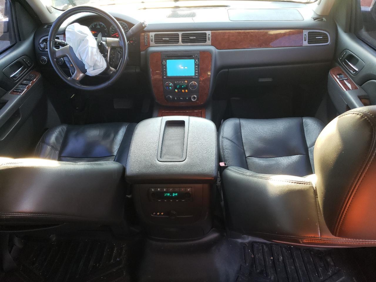 2011 CHEVROLET Tahoe