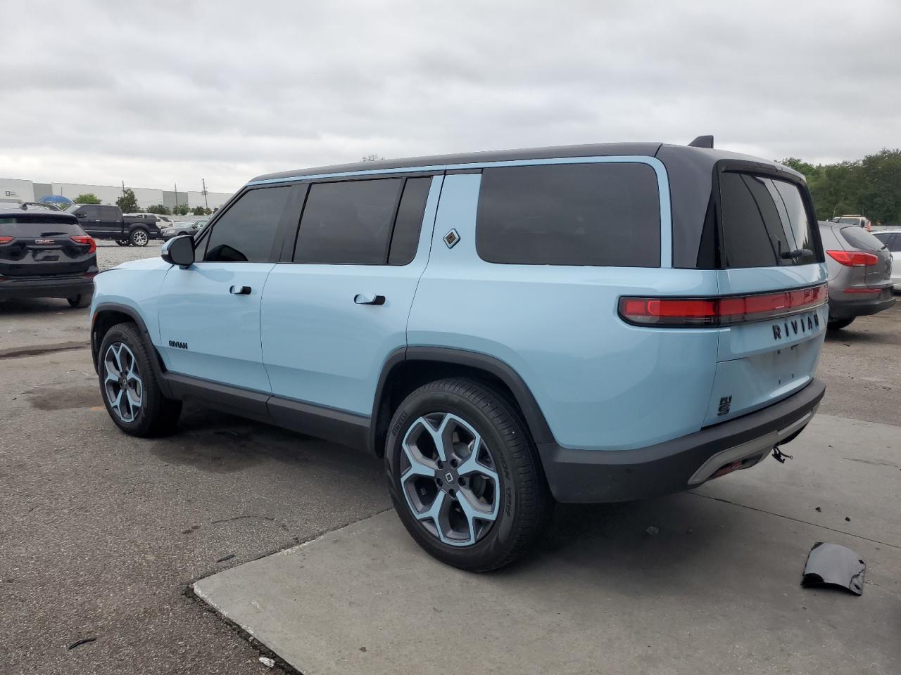 2024 RIVIAN R1s
