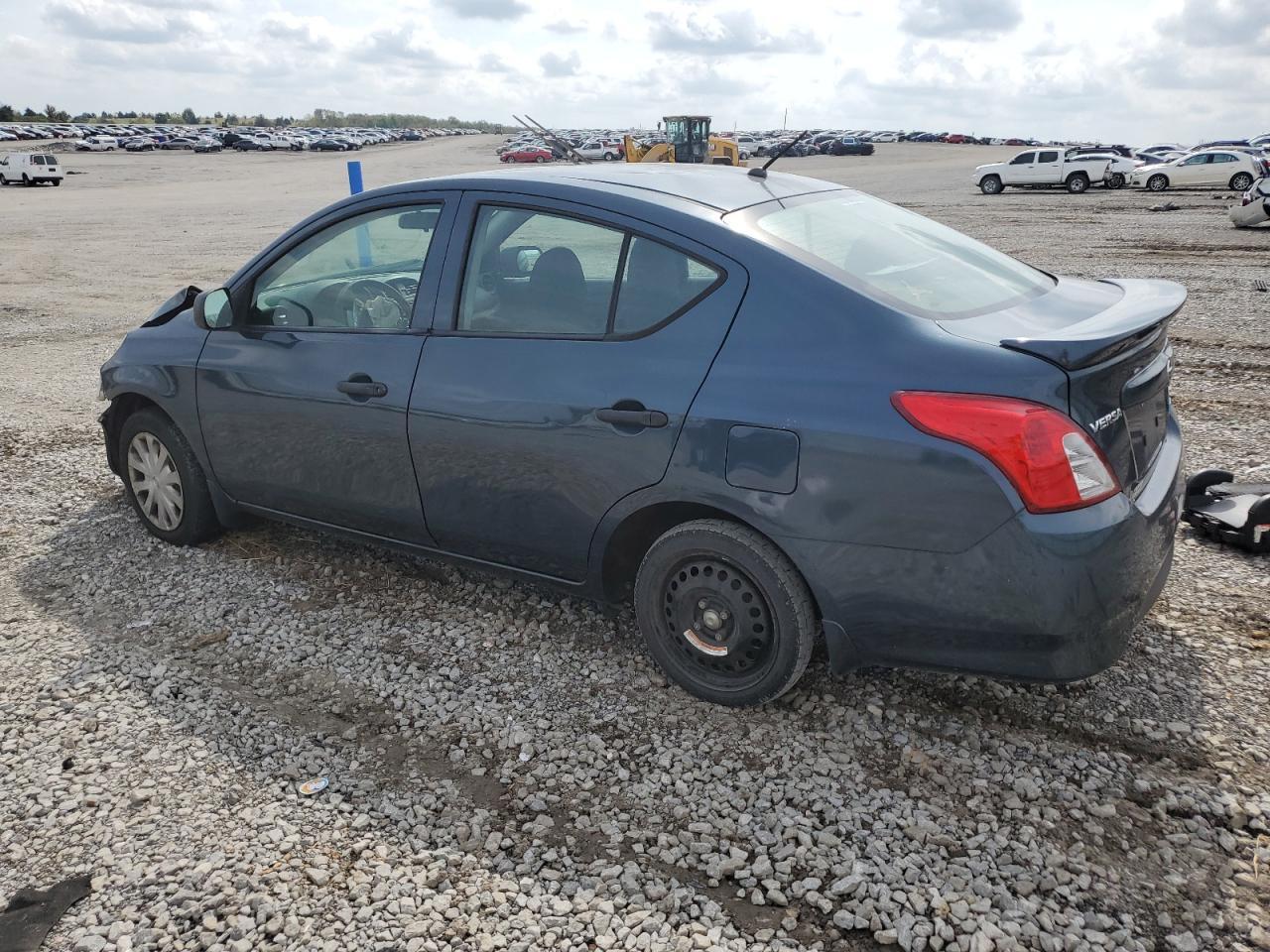 2015 NISSAN VERSA
