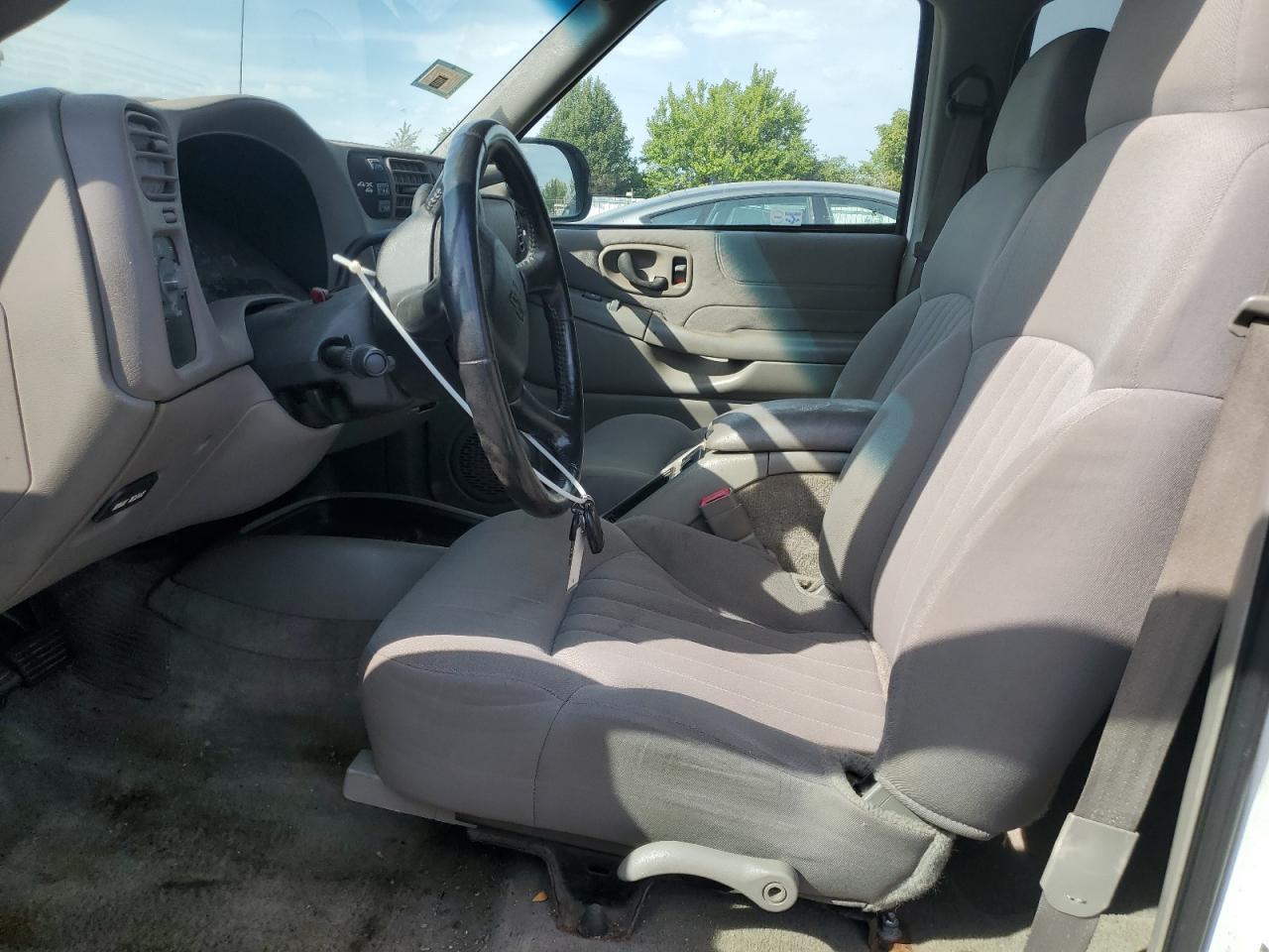 2004 CHEVROLET BLAZER