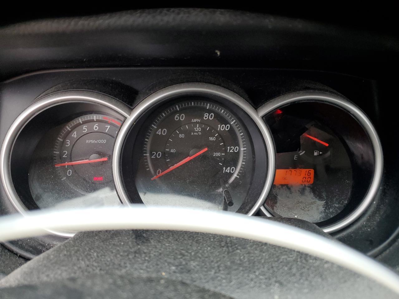 2011 NISSAN VERSA