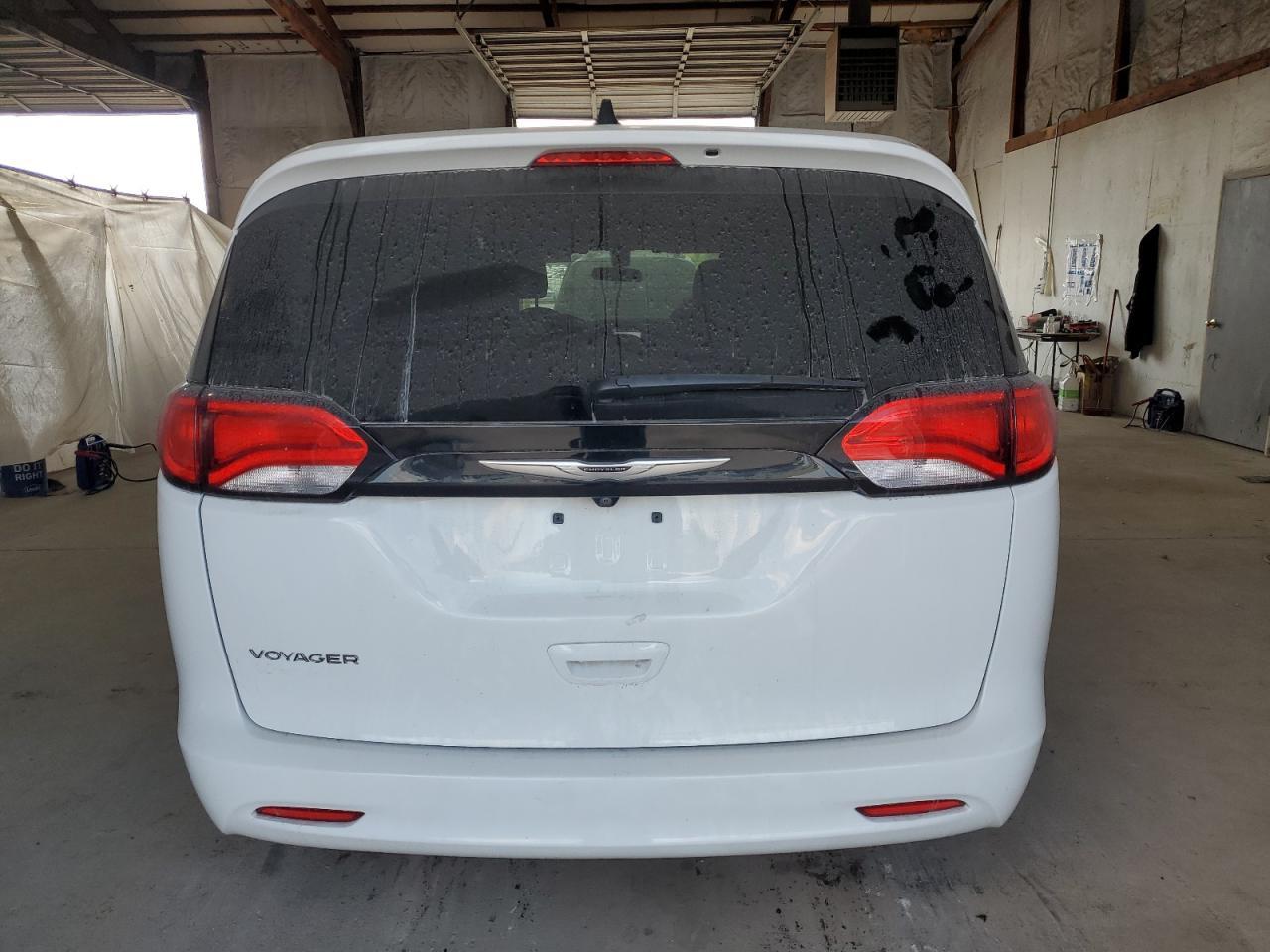 2022 CHRYSLER Voyager