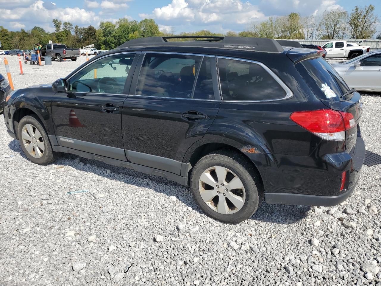 2010 SUBARU Outback